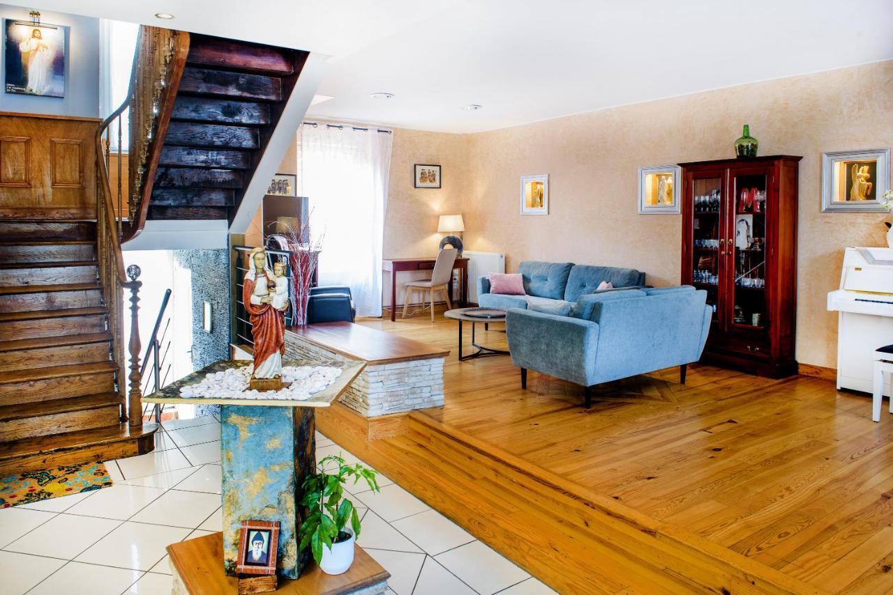 Hotel La Sainte Famille Lourdes Zewnętrze zdjęcie