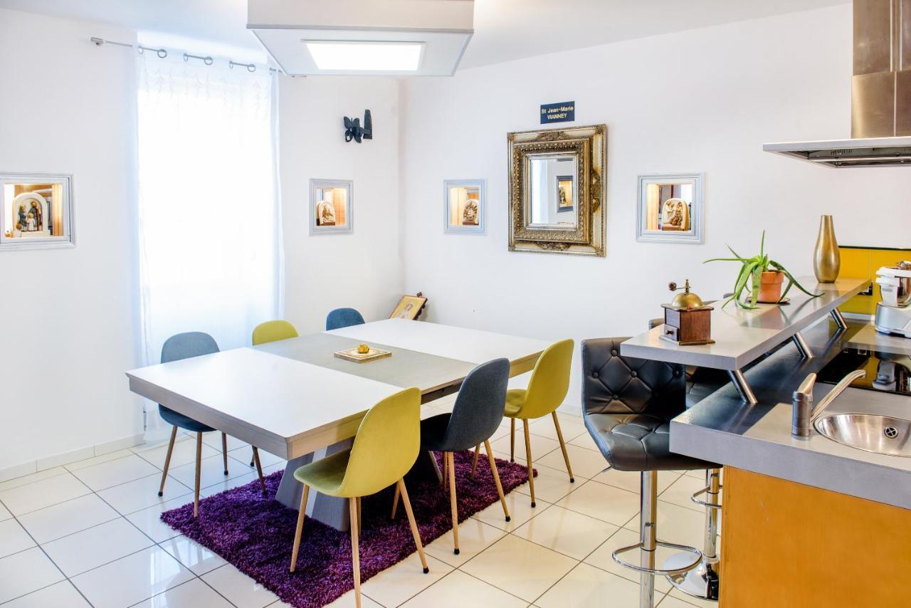 Hotel La Sainte Famille Lourdes Zewnętrze zdjęcie