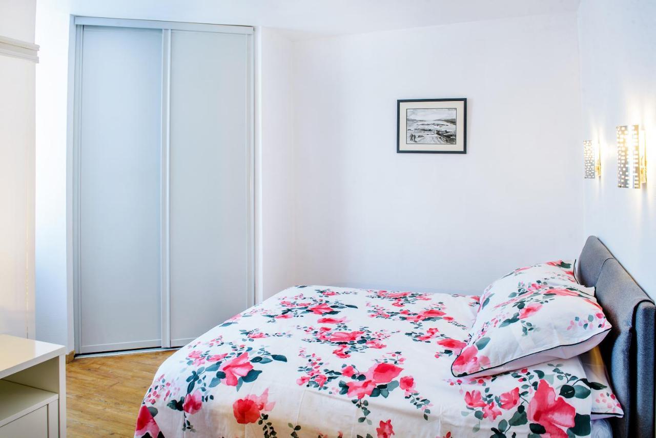 Hotel La Sainte Famille Lourdes Zewnętrze zdjęcie